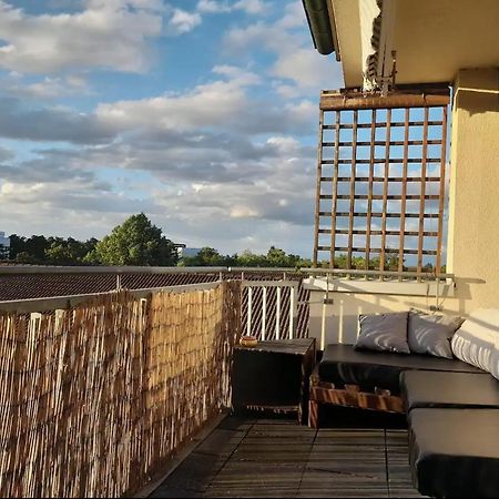 Budget Suite Mit Balkon - Privatzimmer In Wohnung - Netflix & Minibar Inklusive Koblenz  Bagian luar foto