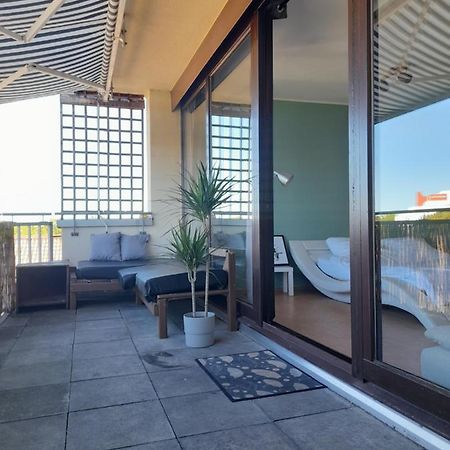 Budget Suite Mit Balkon - Privatzimmer In Wohnung - Netflix & Minibar Inklusive Koblenz  Bagian luar foto