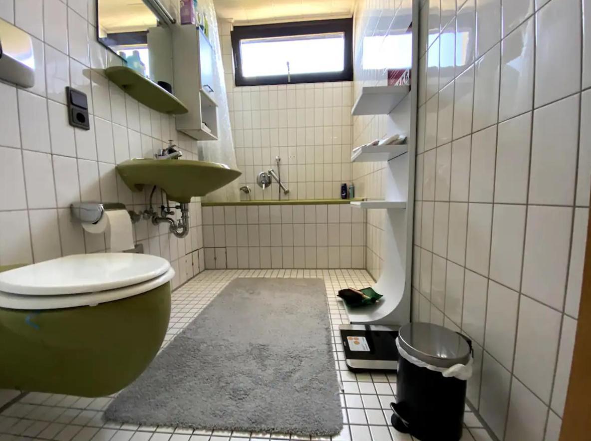 Budget Suite Mit Balkon - Privatzimmer In Wohnung - Netflix & Minibar Inklusive Koblenz  Bagian luar foto